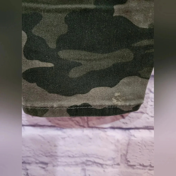 Universal Thread Camo Pants Sz 6/28 - Picture 5 of 5